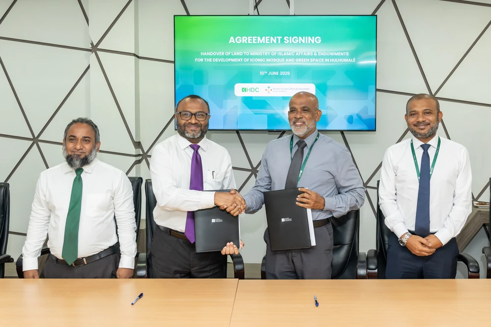 photo for ހުޅުމާލެ ބޮޑު މިސްކިތް އެޅުމަށް ހަމަޖެހިފައިވާ ބިން ރަސްމީކޮށް ހަވާލުކޮށްފި